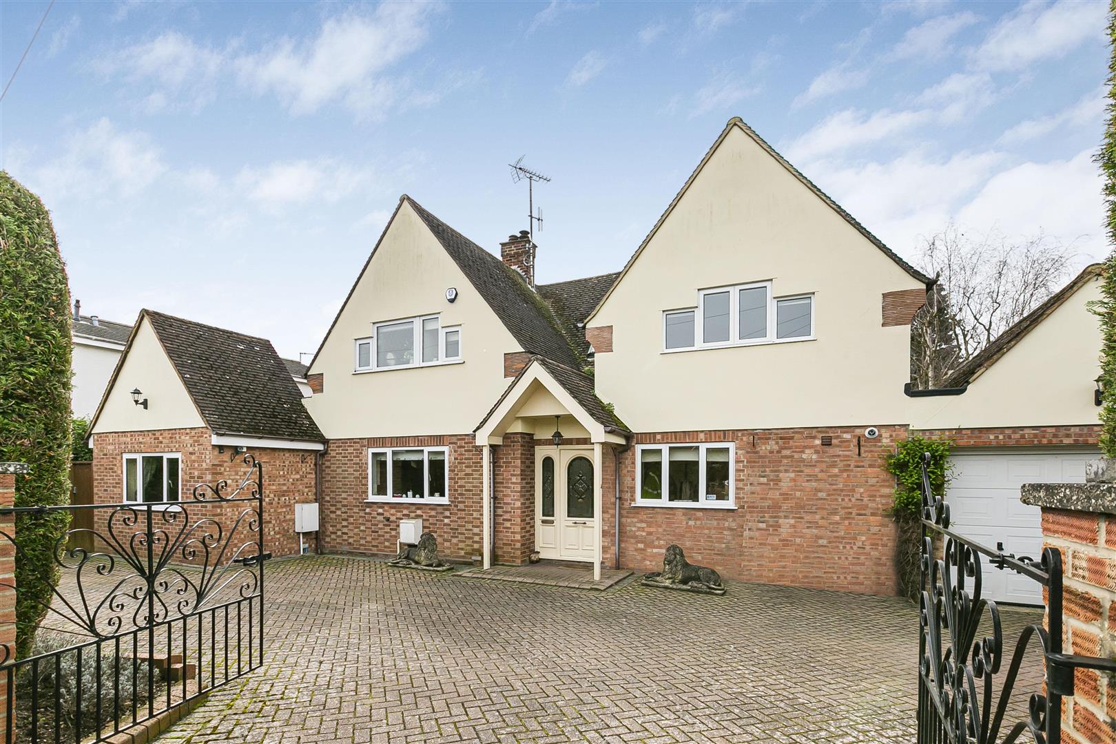 4 Bedroom for sale in Girton Cheffins Cambridge Sales